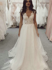 A-line V-neck Sleeveless Tulle Wedding Dresses With Lace Appliques