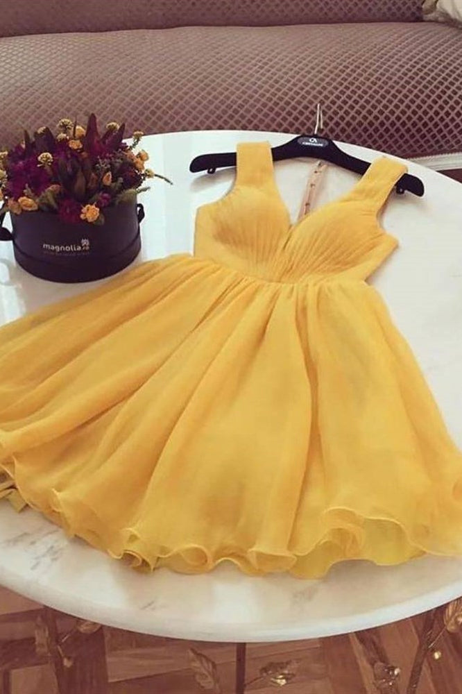 Chic A-line Yellow V-neck Short Homecoming Dresses Graduation Dress OM547