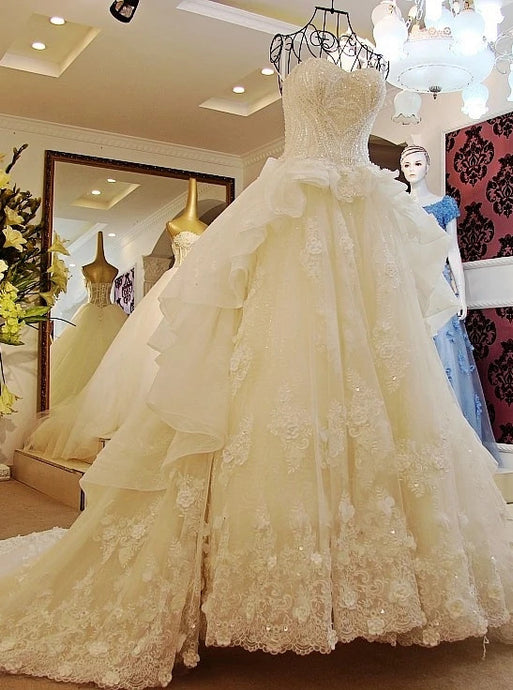 Sweetheart Lace Appliques Ball Gown Vintage Tiered Wedding Dresses OW698
