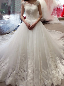 Elegant Bateau Sleeveless Ball Gown Applique Court Train Tulle Wedding dress OW110