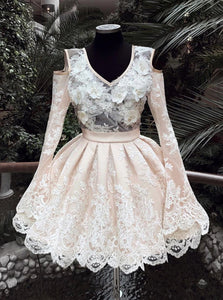 Long Sleeves Homecoming Dress V-neck Short Prom Dress With Lace Appliques OM426