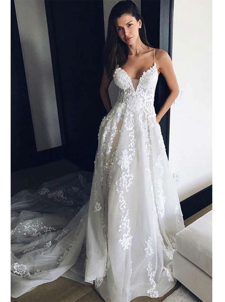Princess Spaghetti Straps Lace Beach Wedding Dress Boho Bridal Gown With Appliques OW324