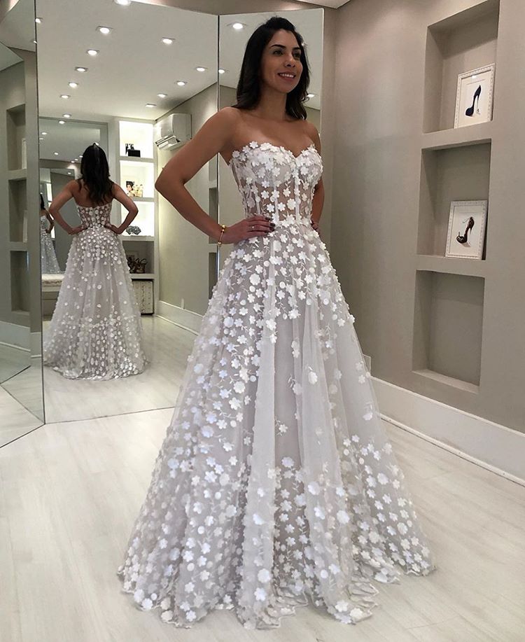 Elegant Sweetheart White A-line Floor Length Beach Wedding Dresses