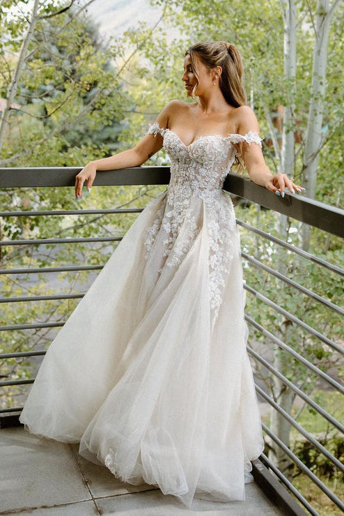A Line Off the Shoulder Tulle Wedding Dresses with Appliques N093