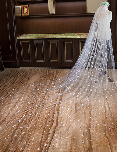 One-tier Cut Edge Chapel Wedding Veil Cathedral Veils with Heart OV4