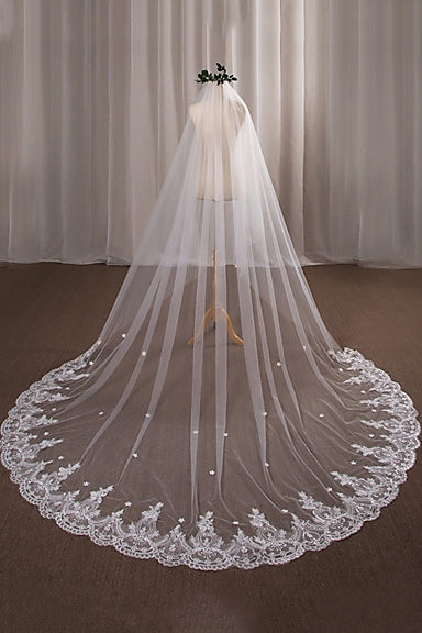 Fashion One-tier Chapel Wedding Veils with Lace Appliques OV8